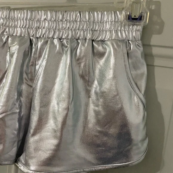 Pumpkino silver shorts juniors large - Picture 2 of 9